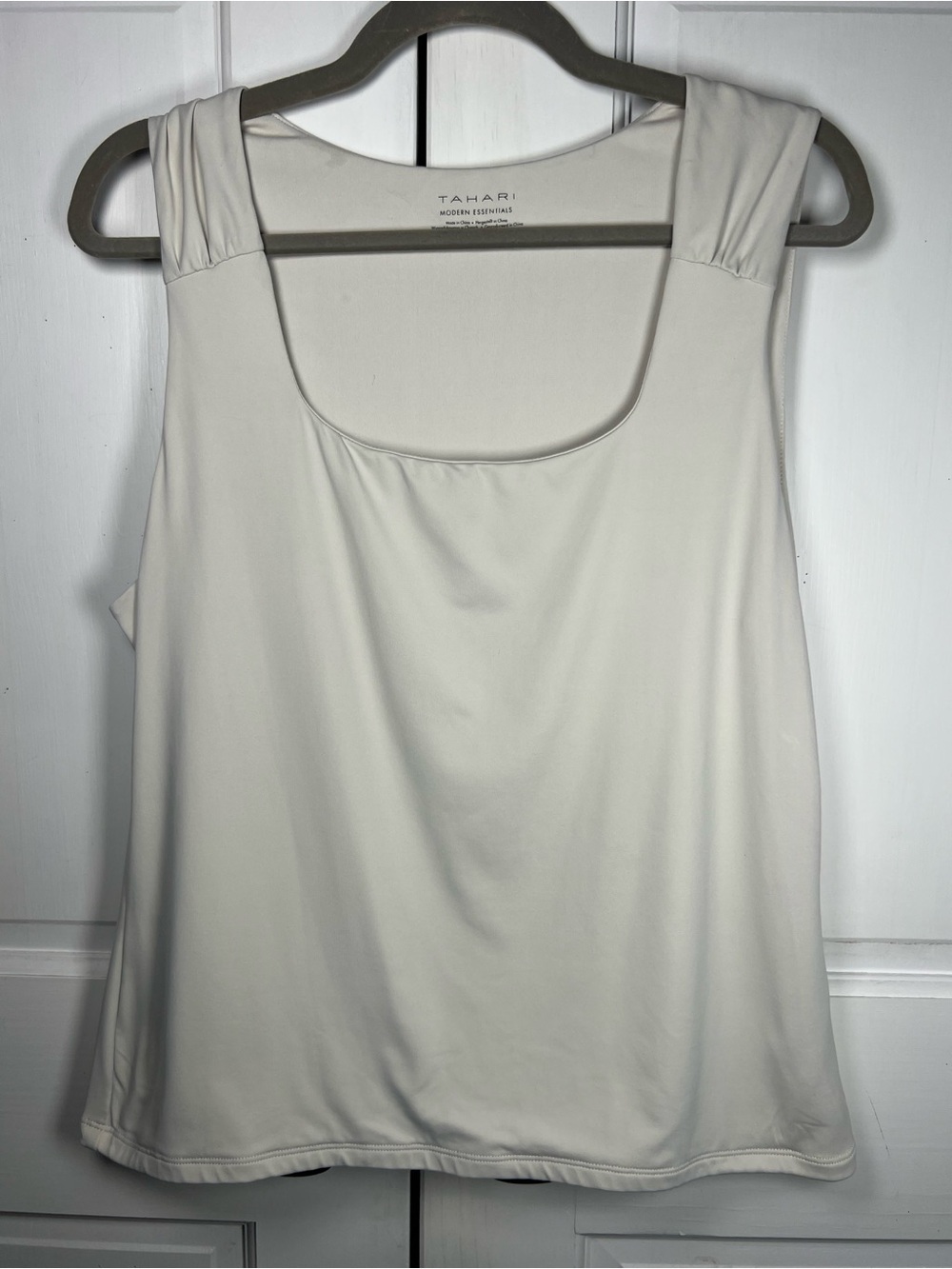 Tahari Cream Scoop Neck Wide Strap Sleeveless Tank Double Lined Sz XL
